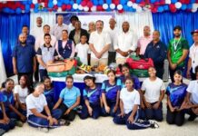 INEFI fortalece la Educación Física y el Deporte Escolar en Miches con remozamiento de canchas y entrega de utilería