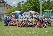 INEFI y FDF fomentan el balompié en La Vega con la entrega de balones a través del programa FIFA Football for Schools